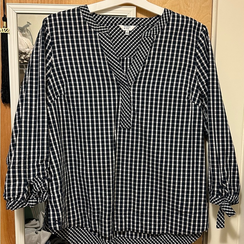 Crown & Ivy Peasant Sleeve Top